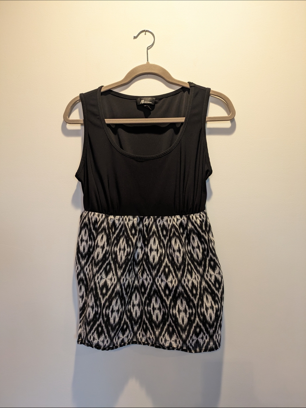 AB Studio Sleeveless Black Top with Decorative Silver Crown Key Accent Large